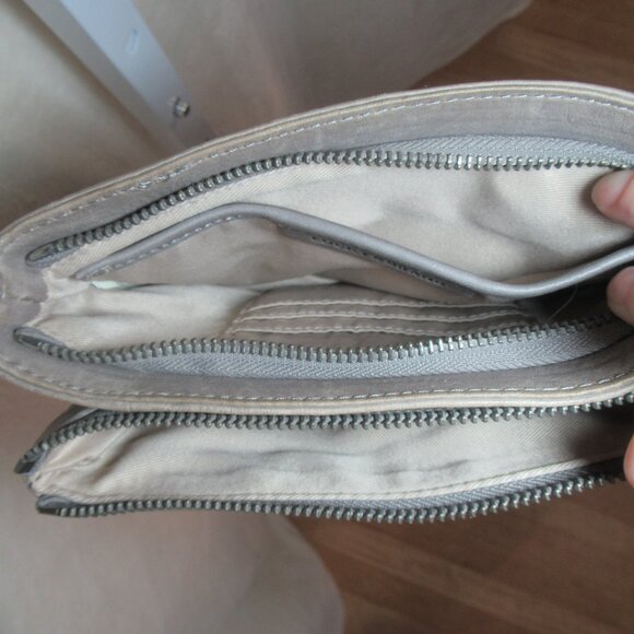 Lucky Brand Leather Crossbody Purse - Picture 10 of 15